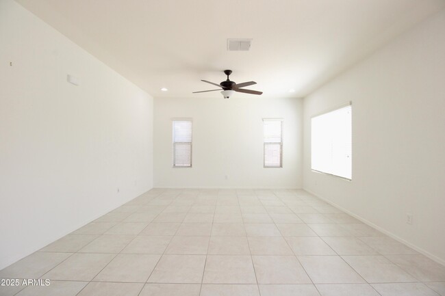 Building Photo - 1819 W Bonanza Dr