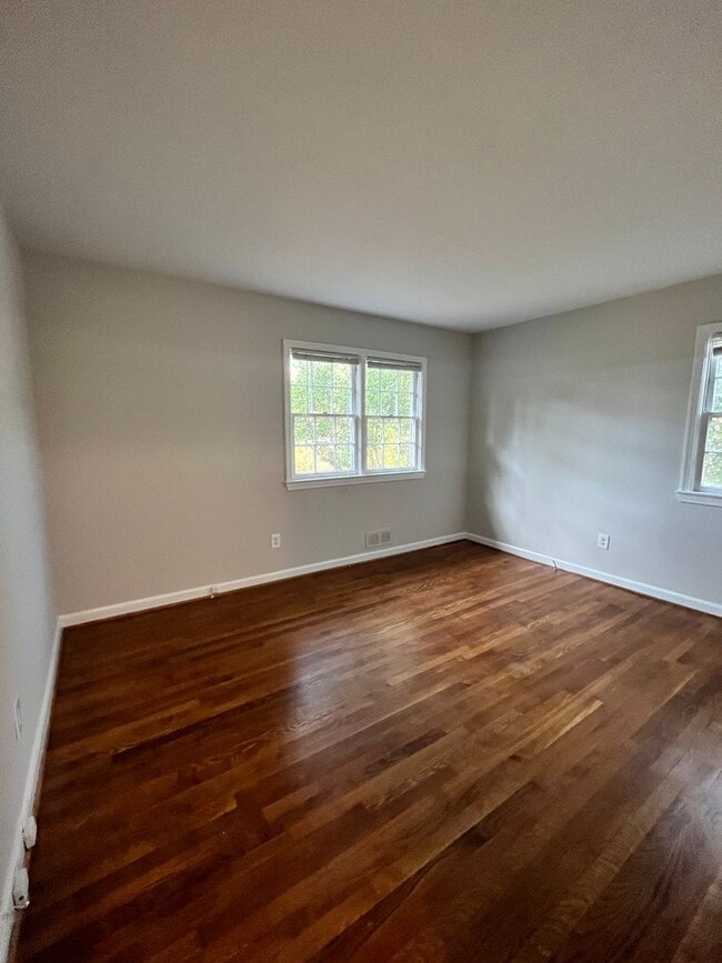 Building Photo - 7908 Wellington Rd