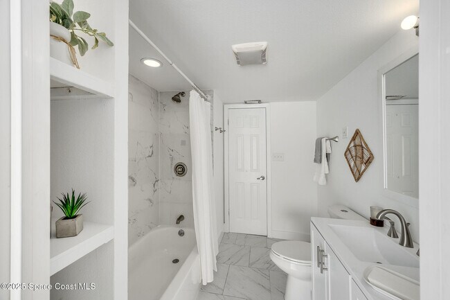 Building Photo - 458 Sandpiper Dr