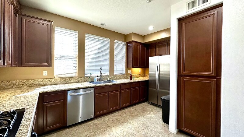 Building Photo - 89 Via Sovana