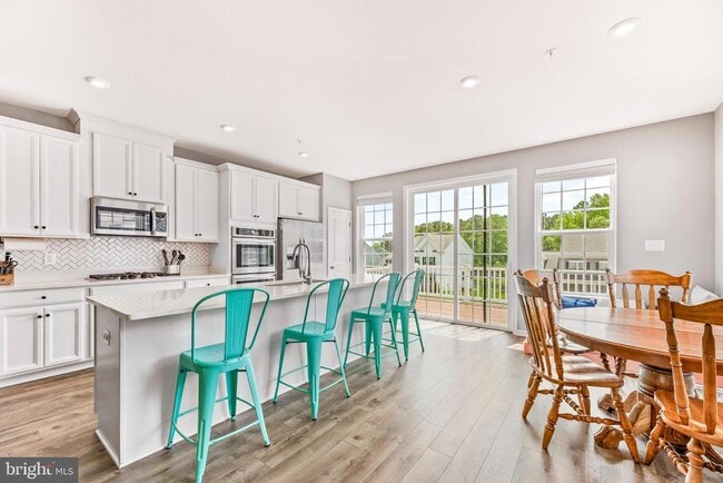 Building Photo - 43871 Eucalyptus Way