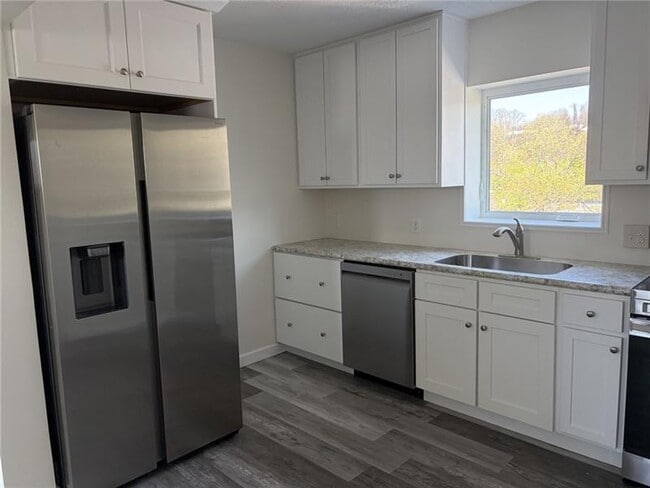 Building Photo - 775 Freeport Rd