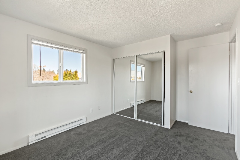 Building Photo - 11540 Pinehurst Way NE