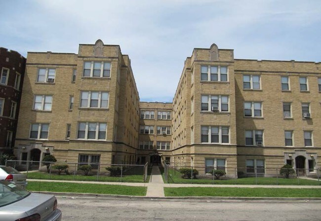 Primary Photo - 8100-8110 S Paulina St