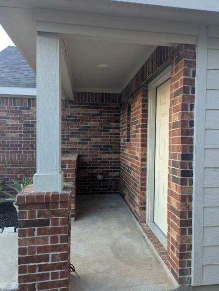 Building Photo - 4311 Maple Root Ln