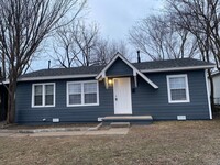 Building Photo - 3 Bedroom Home in North Tulsa