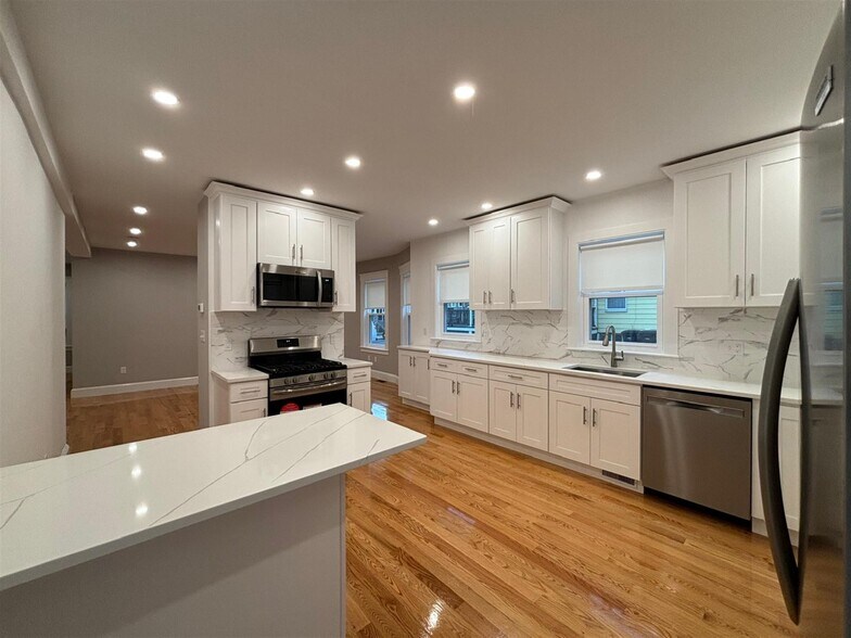 Building Photo - 26 Fenwick St