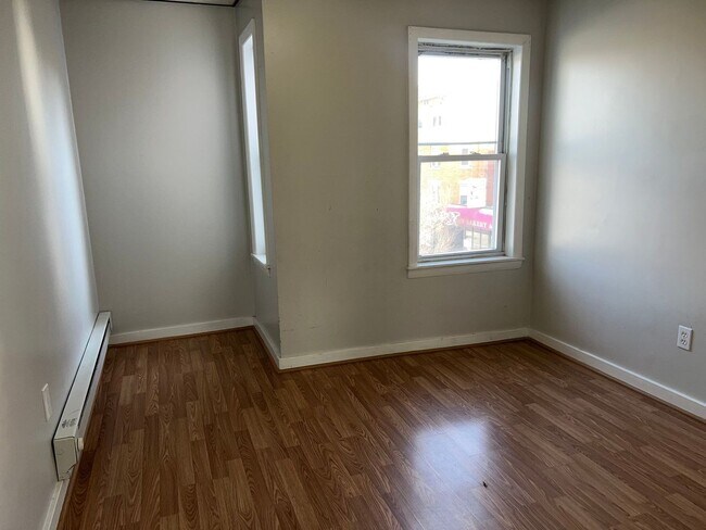 Building Photo - 50 Millbury St