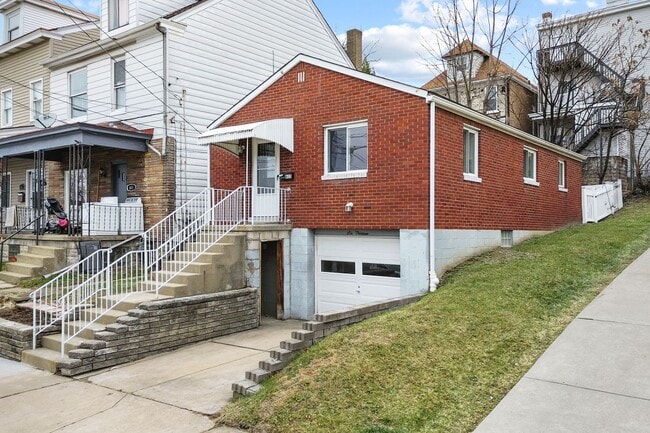 Building Photo - AVAILABLE NOW! Check out STUNNING 2-bedroom / 1.5 bath in Avalon, ready for immediate move-in!