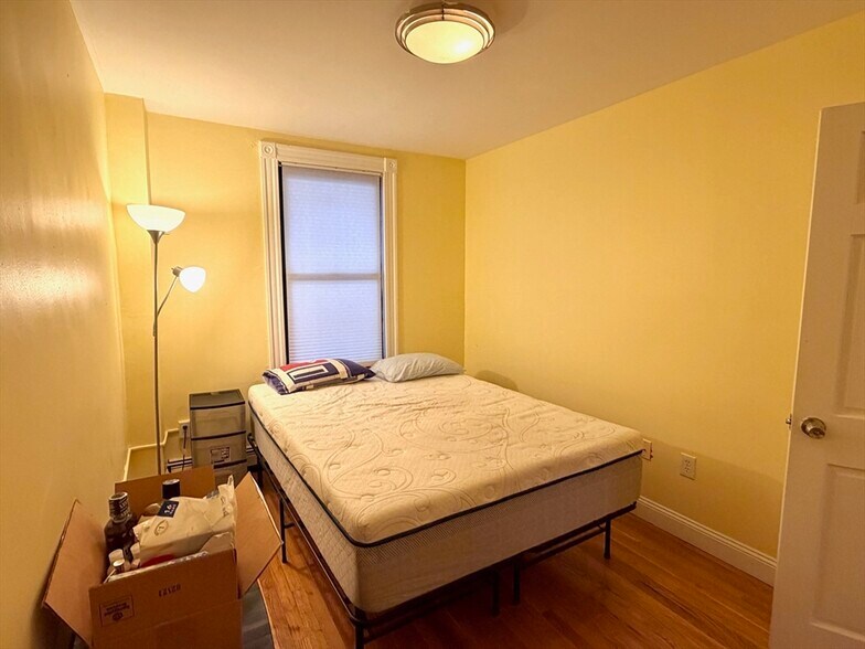 Building Photo - 43 Thorndike St