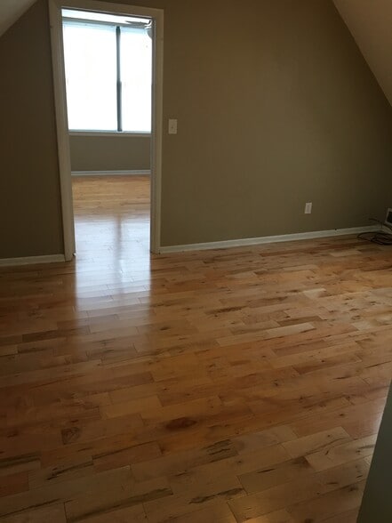 Building Photo - 1051 Hunter Ave