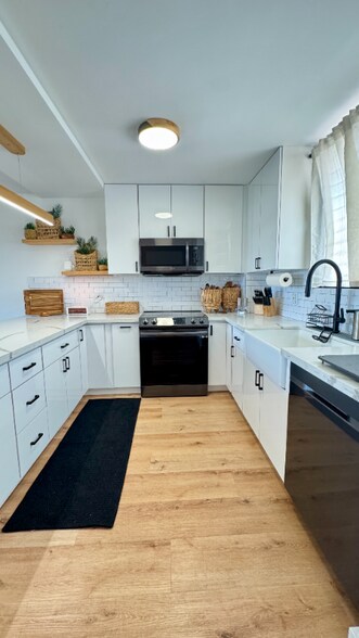 Building Photo - 975 Ala Lilikoi St