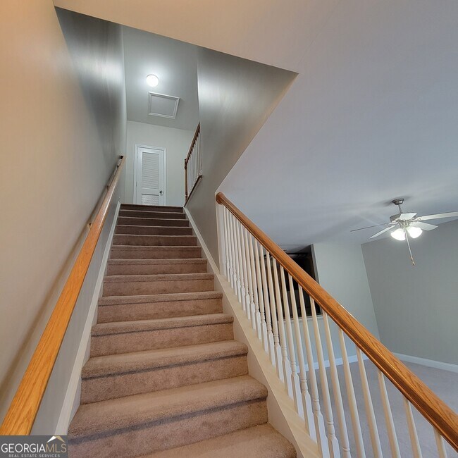 Building Photo - 114 Lakeview Estates Dr