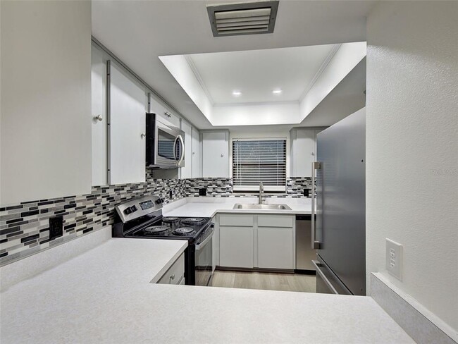 Building Photo - 7237 Cloister Dr