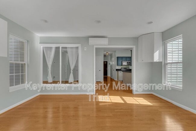 Building Photo - 3391 Valley Crossing Dr