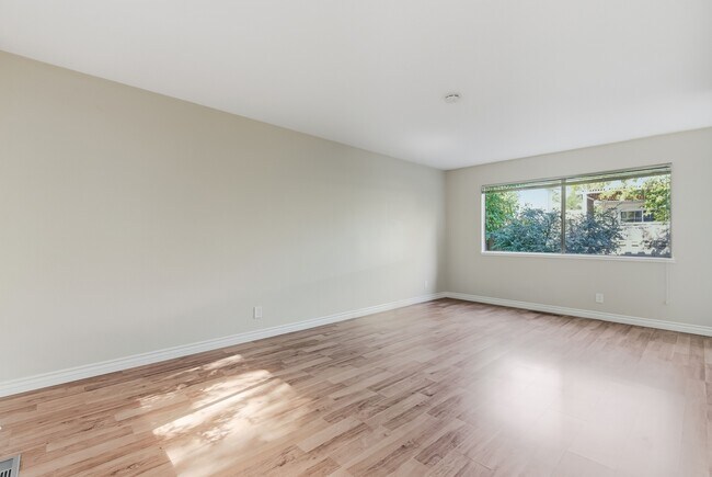 Building Photo - 209 Valley Oak Plaza