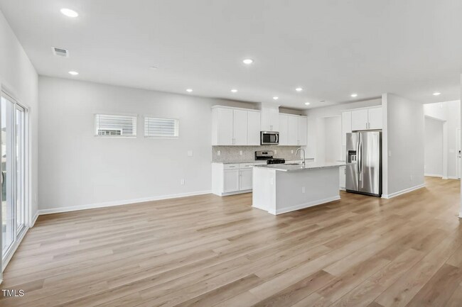Building Photo - 314 White Birch Ln