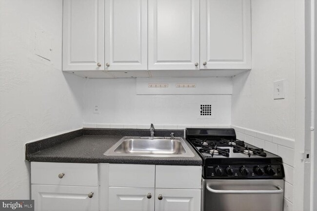 Building Photo - 1021 Arlington Blvd