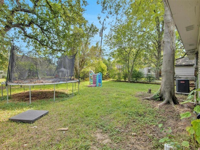 Building Photo - 234 Overbluff St