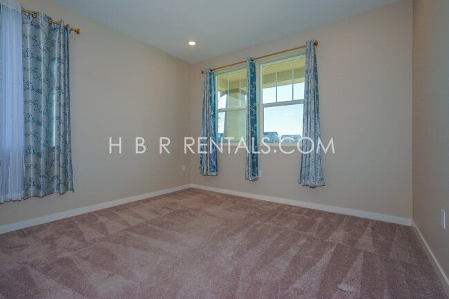 Building Photo - 1038 Osprey Dr