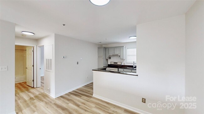 Building Photo - 525 Olmsted Park Pl