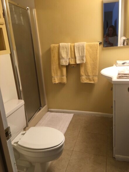 Bathroom - 2308 Cedros Cir