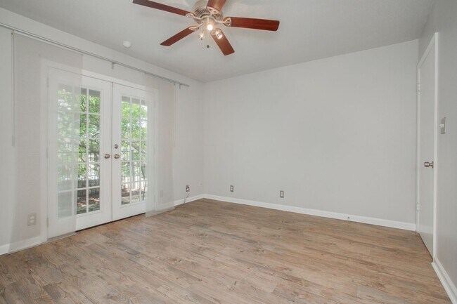 Building Photo - 2300 Trailside Dr