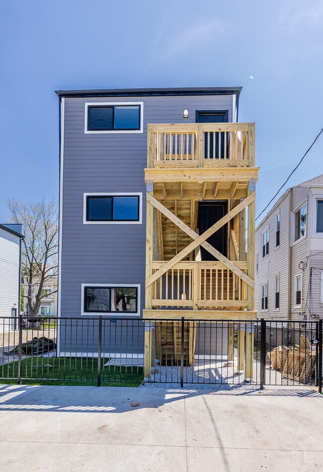 Building Photo - 6346 S Evans Ave