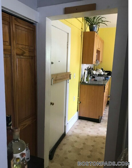 Building Photo - 4 Watson St