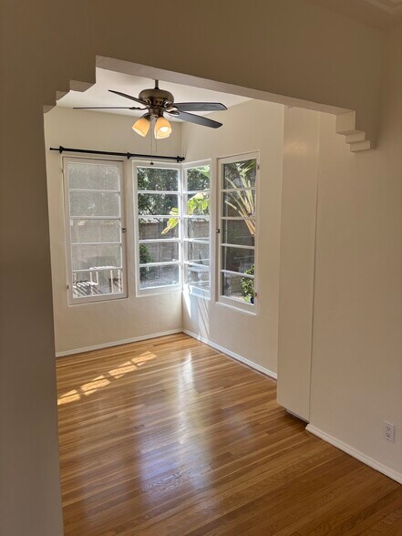 Dining room - 407 Riverdale Dr
