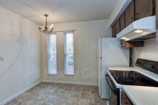 Building Photo - 3771 Heathrow Dr