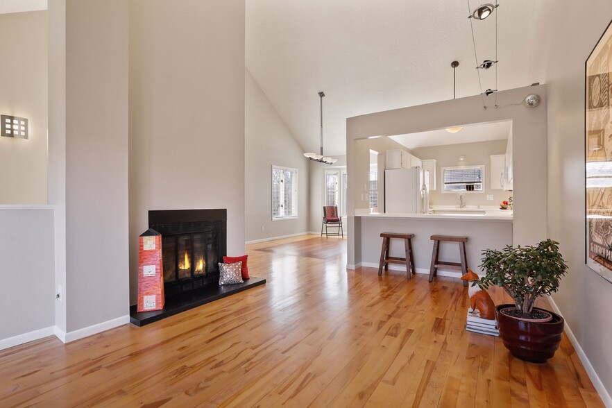 Building Photo - 2869 Kenwood Isles Dr