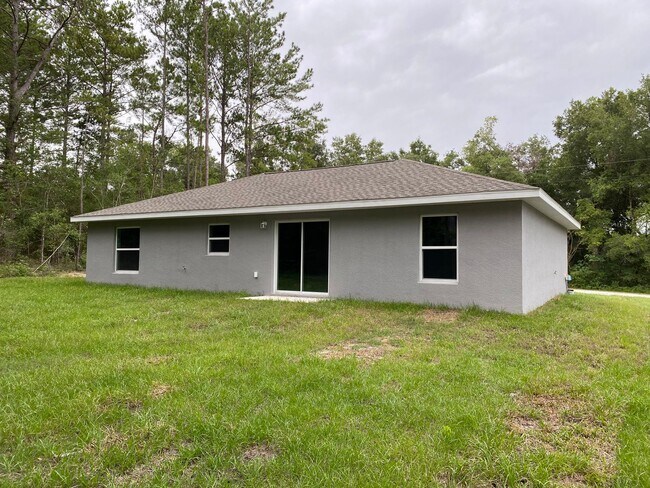 Building Photo - Custom Home - Desirable SW Ocala Neighborhood 3/2/2 **Won't Last**