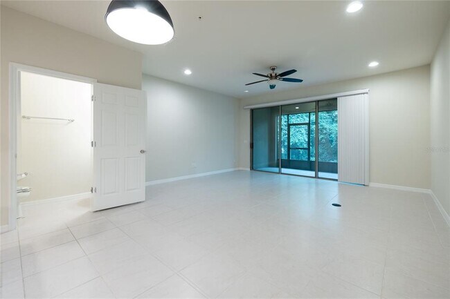Building Photo - 1280 Pavia Dr