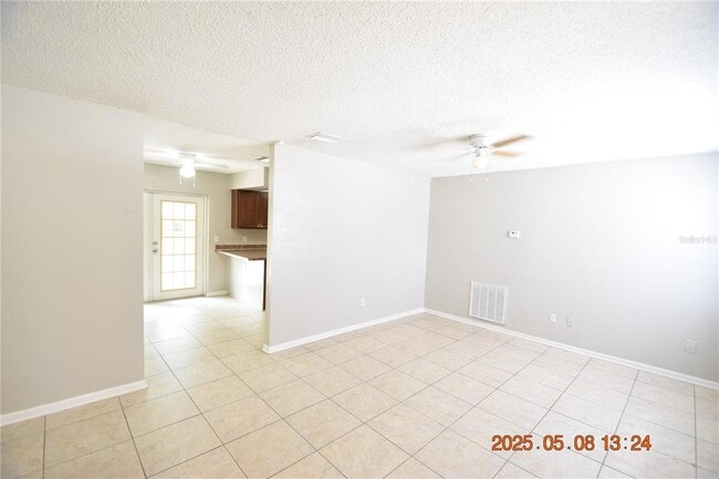 Building Photo - 8320 Oleander Ln