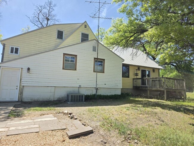 Building Photo - 11934 Goodview Ave
