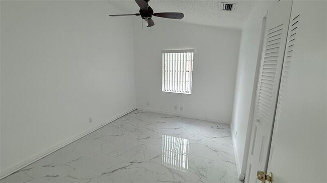 Building Photo - 8205 SW 12th St