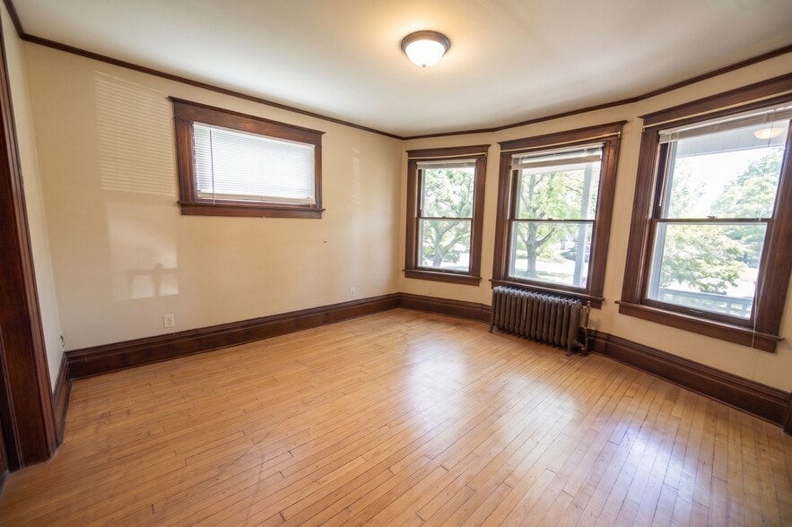 Building Photo - 120 N Franklin St