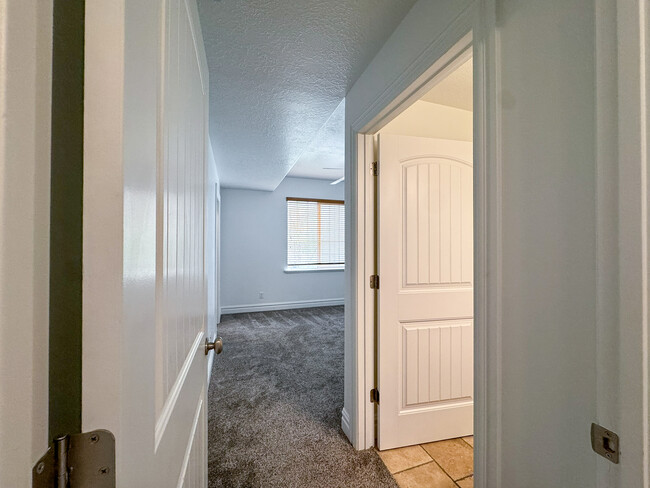 Building Photo - 248 S 550 W