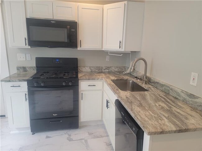 Building Photo - 599 Stanley Ave