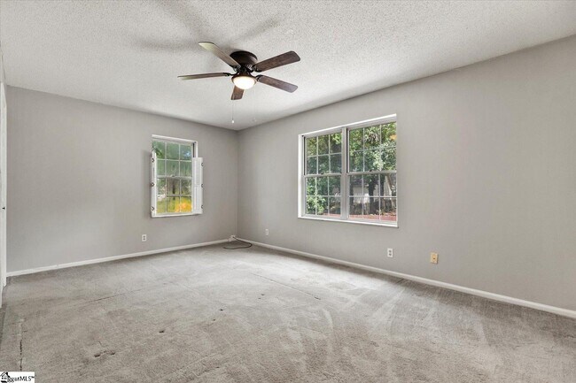 Building Photo - 97 Jamestowne Way