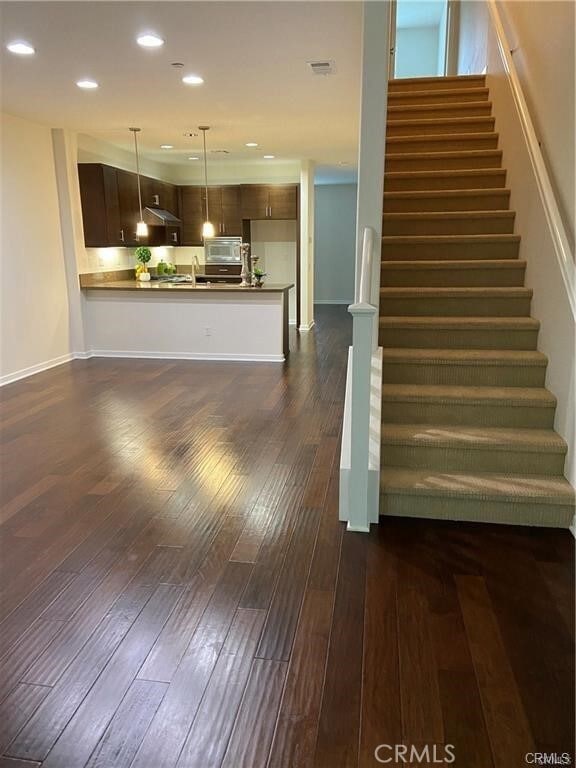 Building Photo - 1528 W Artesia Square