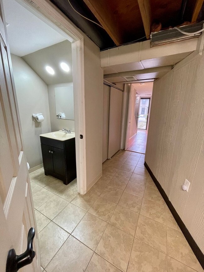 Building Photo - South Fayette - Spacious 3 Bedroom, 2.5 Bath Townhouse - Hunting Ridge Community