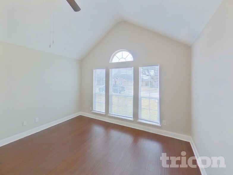 Building Photo - 709 Flagstone Way