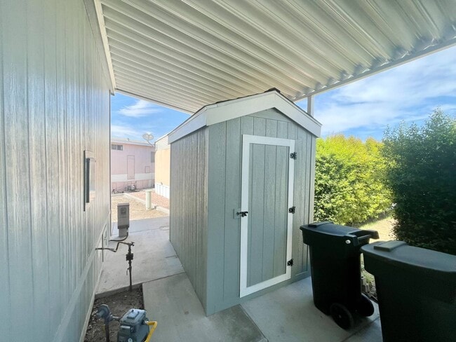 Building Photo - 34 Elm Via