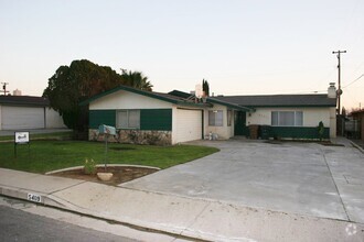 Building Photo - Remodeled 3 Bedroom Home in Northeast Bake...