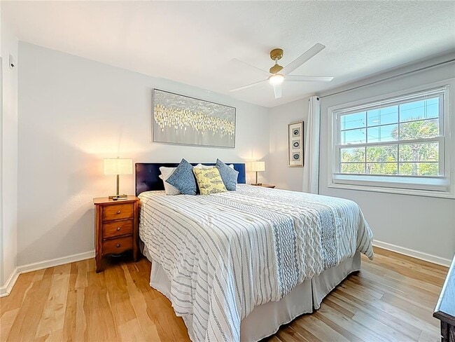 Building Photo - 3893 Pompano Dr SE