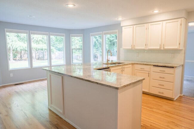 Building Photo - 4bd/2.5ba Sammamish Home