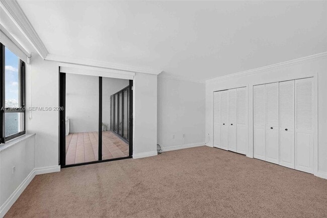 Building Photo - 2 Grove Isle Dr