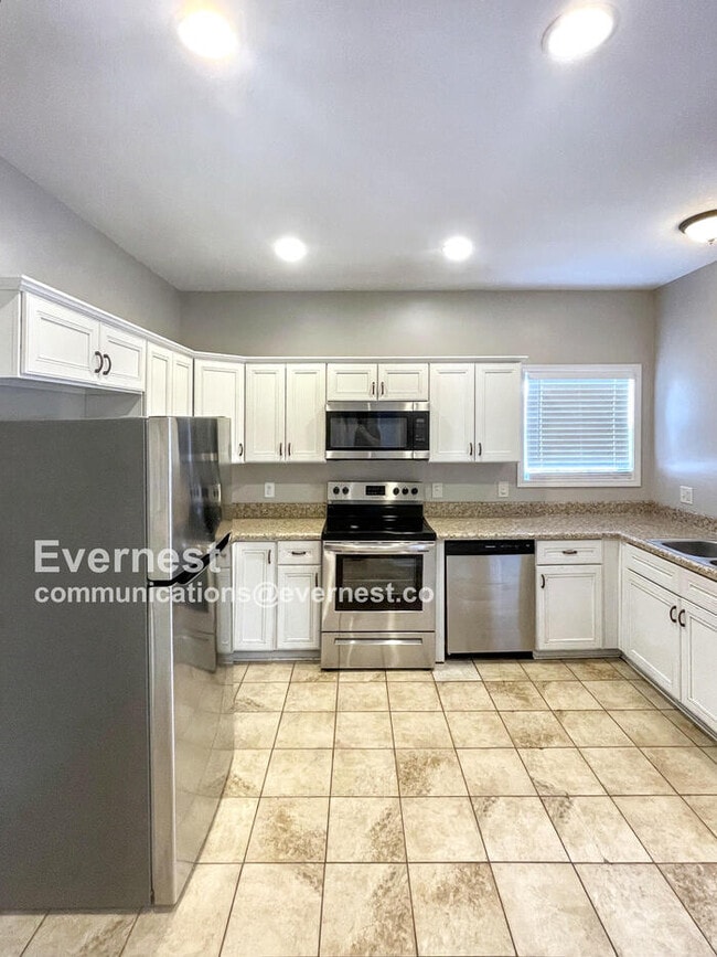 Building Photo - 1153 Chinook Cir